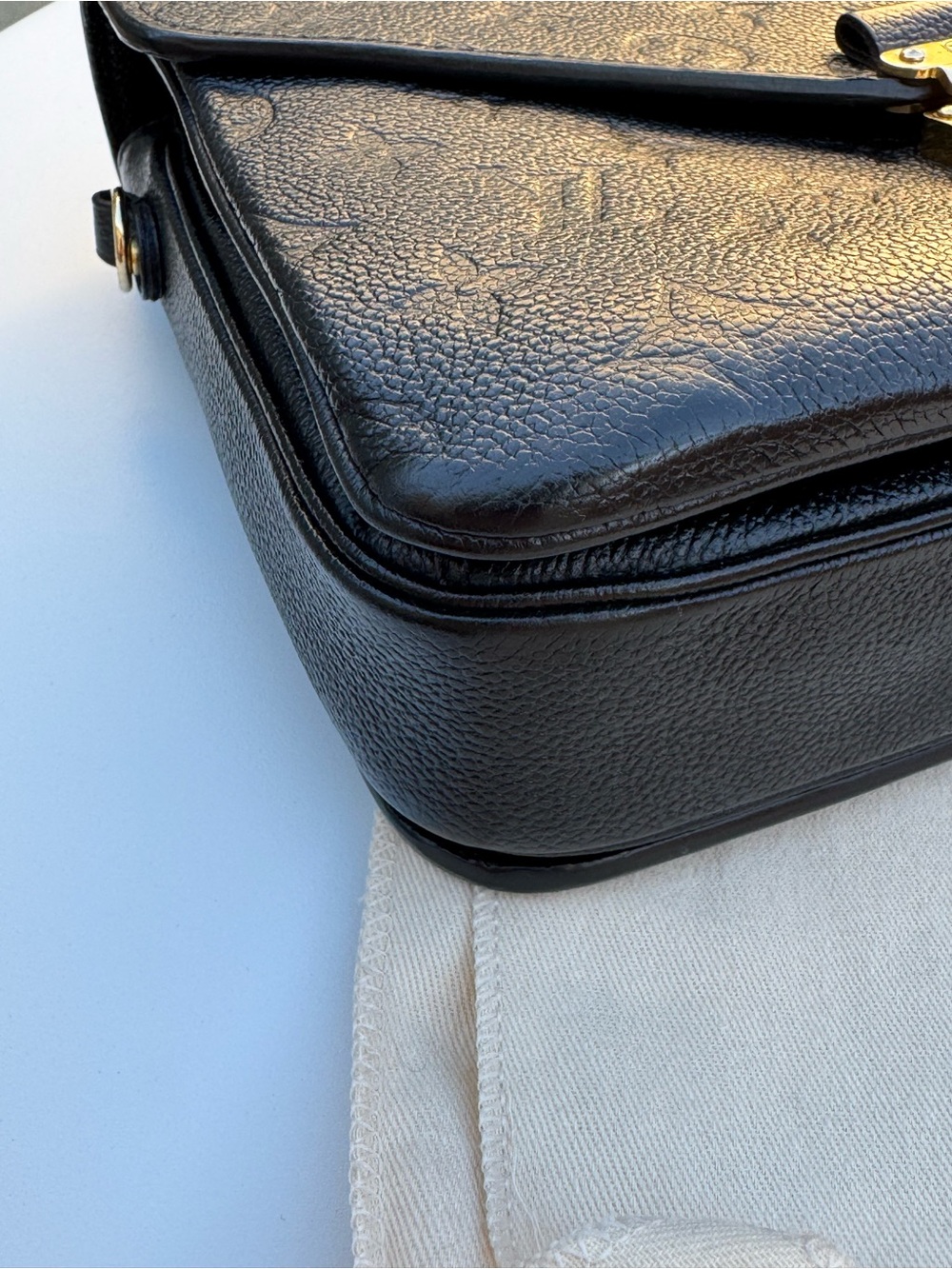 Louis Vuitton Black Monogram Empreinte Pochette with Gold Hardware - Picture 5 of 15